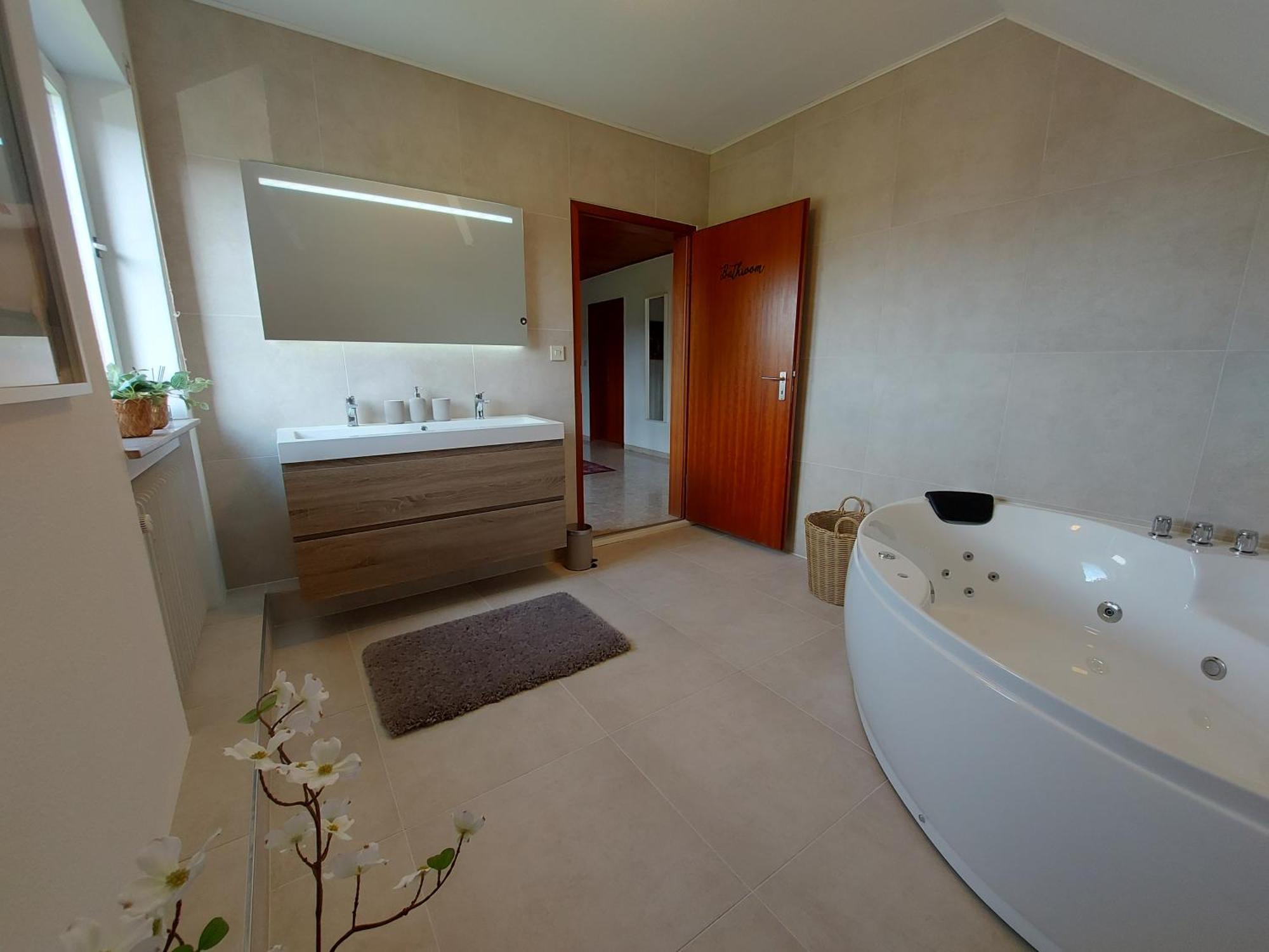Ferienhaus Hescheld With Private Jacuzzi Хелленталь Экстерьер фото